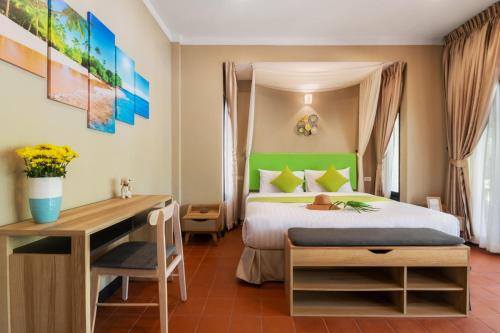 Photo #2 of Sea&Sky Beach Resort in Mae Nam, Thailand