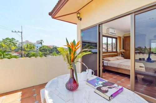 Photo #2 of VIEWBOR VILLA - PATTAYA HOLIDAY HOUSE WALKING STREET 4 bedrooms in Muang Pattaya, Thailand