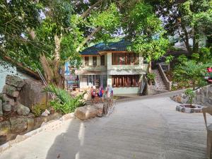 Photo #4 of Ocean View Resort in Tambon Ko Tao, Thailand