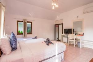 Photo #5 of Bay Beach Resort in Bo Put, Thailand