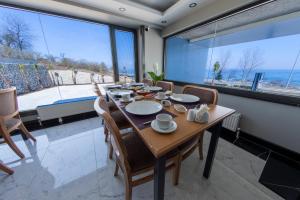 Photo #4 of Şehrar Suite Hotel in Sürmene, Turkey
