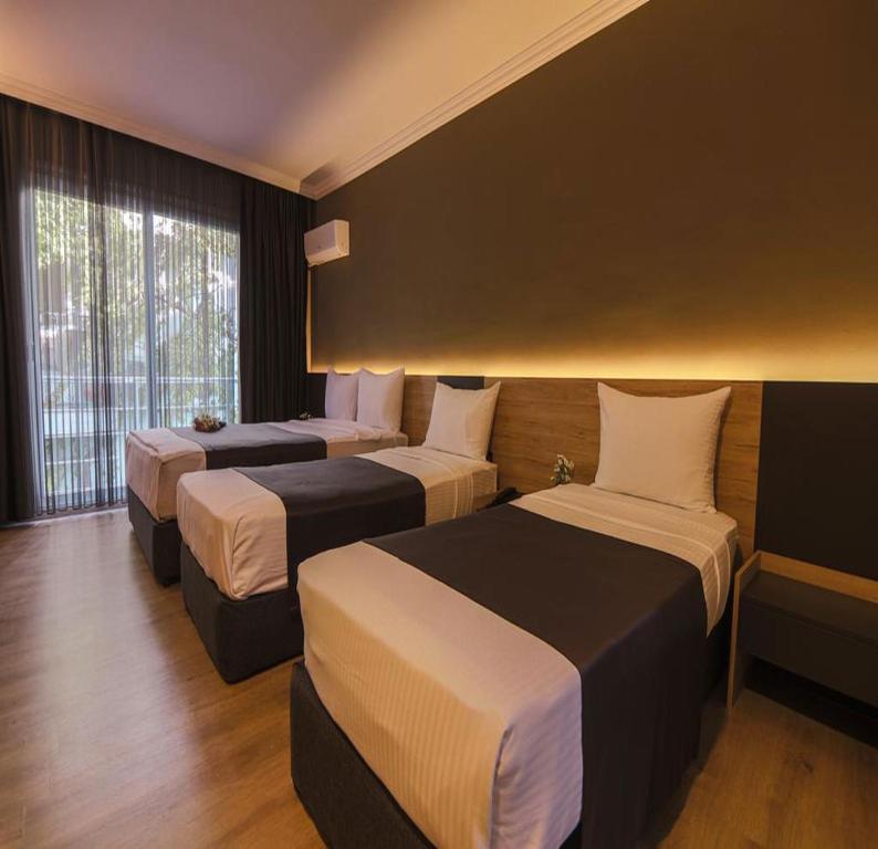Photo of Grand Faik Hotel in Çeşme, Turkey