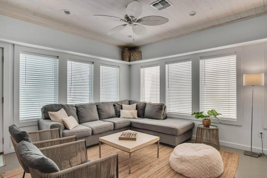 Photo of Classy 4BDRM Home W/Pool Mins To Beach and Shops! in Port Aransas, TX