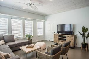 Photo #4 of Classy 4BDRM Home W/Pool Mins To Beach and Shops! in Port Aransas, TX