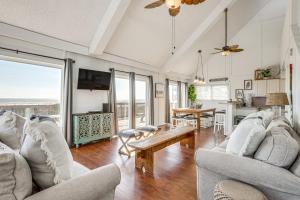 Photo #6 of Beach House with Oceanfront Deck in Galveston! in Galveston, TX
