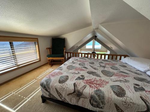 Photo #2 of Oceanfront Cabin 3 W Jacuzzi & Impressive Views in Smith River, CA