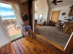 Photo #4 of Oceanfront Cabin 3 W Jacuzzi & Impressive Views in Smith River, CA