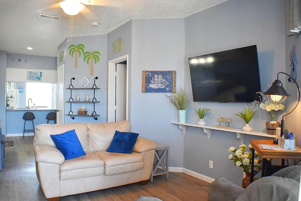 Photo #1 of Island Palms in Corpus Christi, TX