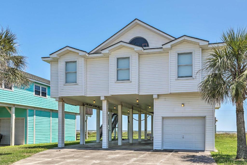 Photo #1 of Oceanfront Galveston Home - Walk to Beach! in Galveston, TX