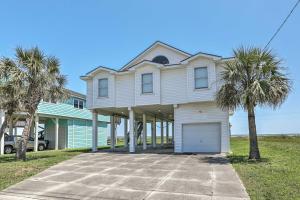Photo #6 of Oceanfront Galveston Home - Walk to Beach! in Galveston, TX
