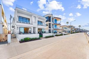 Photo #6 of Entire Ground Beachfront Luxury Unit with Patio in San Diego, CA
