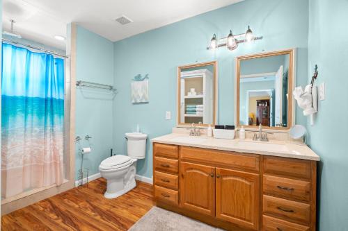Photo #3 of 1 Min to Beach Ocean Breeze 3BR Fast WiFi in Galveston, TX