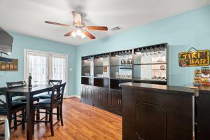 Photo #4 of 1 Min to Beach Ocean Breeze 3BR Fast WiFi in Galveston, TX