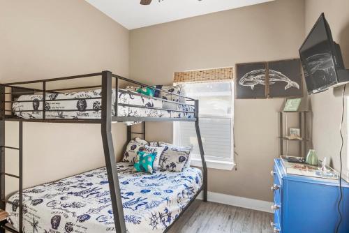 Photo #2 of New 5 BDRM W/Pool, Observation Deck Walk to Beach! in Port Aransas, TX