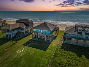 Photo #6 of The Magnificent Starfish! 3BR BeachFront, Cargo Lift in Bolivar Peninsula, TX