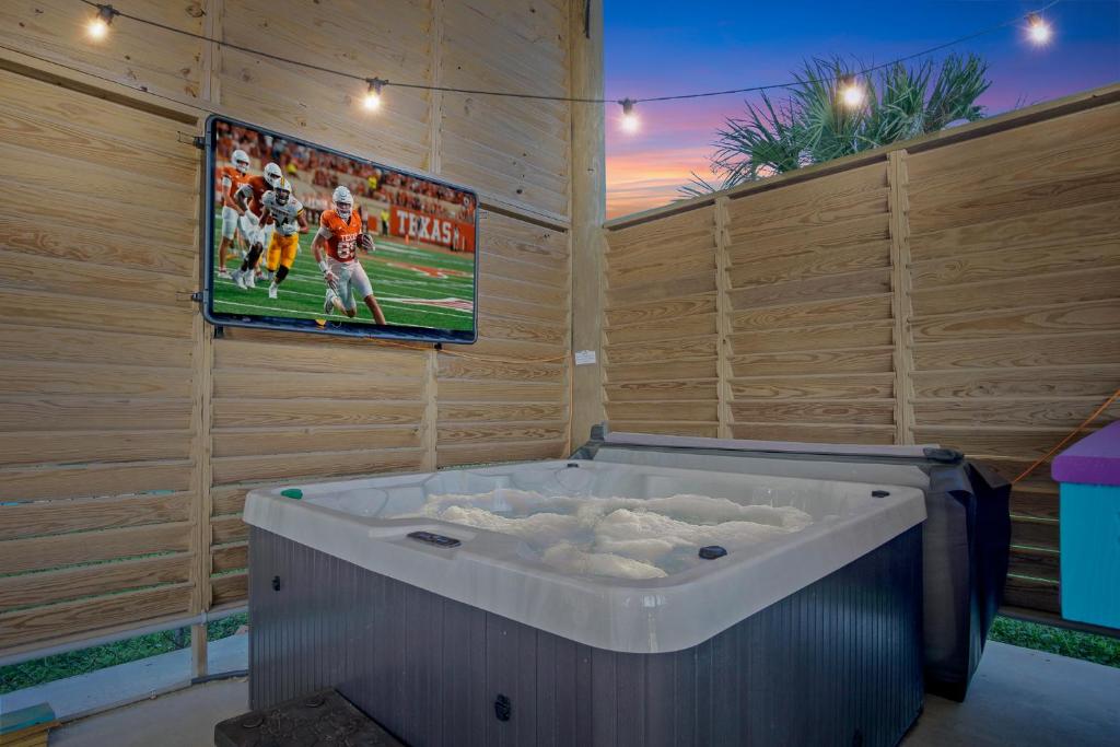 Photo of Views! Beachside, Hot Tub, Arcade, Family Beach Retreat with Fun for Every Age! in Bolivar Peninsula, TX