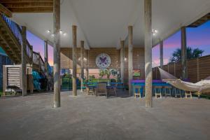Photo #6 of Views! Beachside, Hot Tub, Arcade, Family Beach Retreat with Fun for Every Age! in Bolivar Peninsula, TX