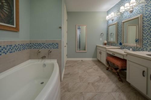 Photo #3 of Holiday Inn Club Vacations Galveston Seaside Resort in Galveston, TX