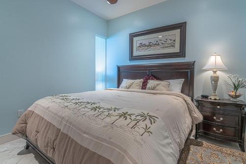 Photo #2 of Oceanfront Diamond Beach Condo with views tons of amenities and indoor pool in Galveston, TX