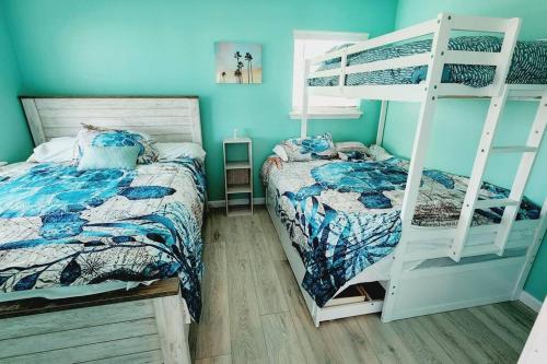 Photo #2 of Acapulco - Upstairs Beachview Beauty 50 steps to a private beach! BYOT in Galveston, TX