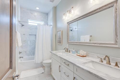 Photo #3 of Footprints in the Sand - Luxe Freeport Home! in Freeport, TX