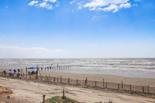 Photo #2 of Bermuda Beachfront in Galveston, TX