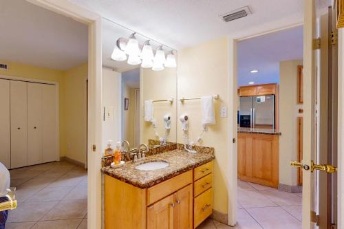 Photo #3 of Saida Towers IV #4906 in South Padre Island, TX