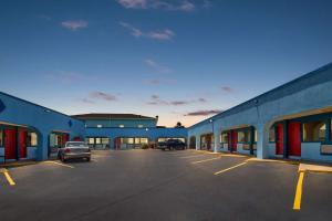 Photo #6 of Econo Lodge Galveston Seawall in Galveston, TX