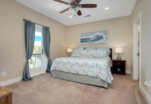 Photo #2 of 3 BR Beach view in Galveston, TX