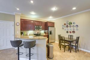 Photo #5 of Walk to Beach and Seawall Condo in Galveston! in Galveston, TX