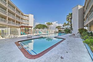 Photo #4 of Updated Front Beach Condo with Resort Amenities! in Corpus Christi, TX