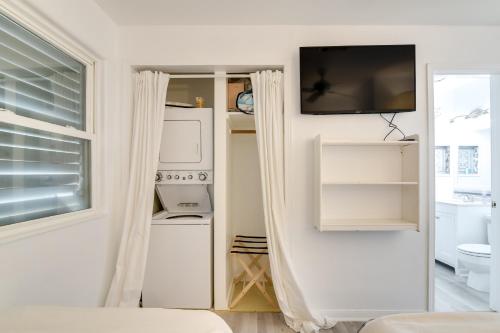 Photo #3 of Oceanfront Home with Deck and Views in Galveston! in Galveston, TX