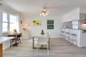 Photo #4 of Oceanfront Home with Deck and Views in Galveston! in Galveston, TX