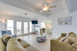 Photo #5 of Oceanfront Home with Deck and Views in Galveston! in Galveston, TX