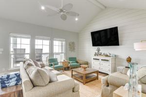 Photo #5 of Oceanfront Crystal Beach Vacation Home with Deck! in Bolivar Peninsula, TX