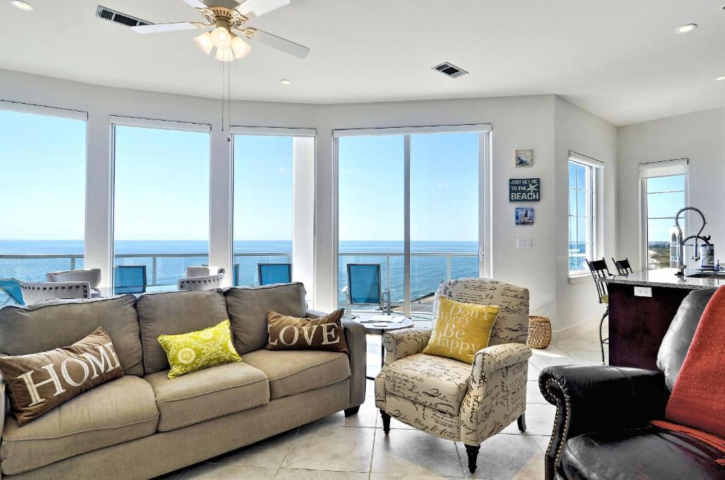 Photo #1 of Diamond Beach 702-King of Diamonds in Galveston, TX