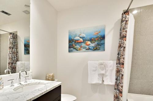 Photo #3 of Diamond Beach 702-King of Diamonds in Galveston, TX