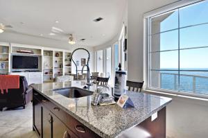 Photo #5 of Diamond Beach 702-King of Diamonds in Galveston, TX