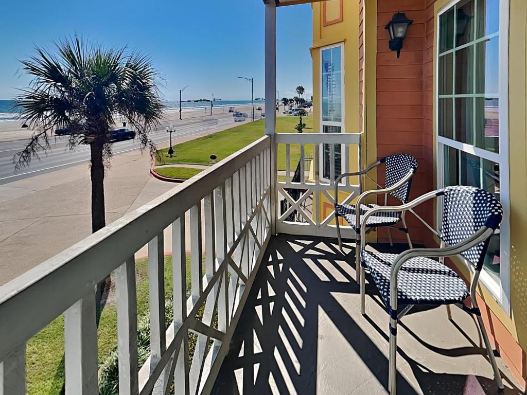 Photo #1 of Victorian 1201-sunrise Retreat in Galveston, TX