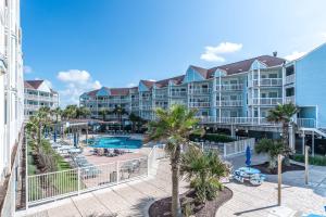 Photo #4 of Octopus Gardens Private Boardwalk to the Beach Great Gulf views in Galveston, TX