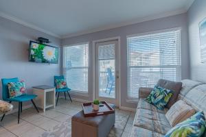Photo #6 of Octopus Gardens Private Boardwalk to the Beach Great Gulf views in Galveston, TX