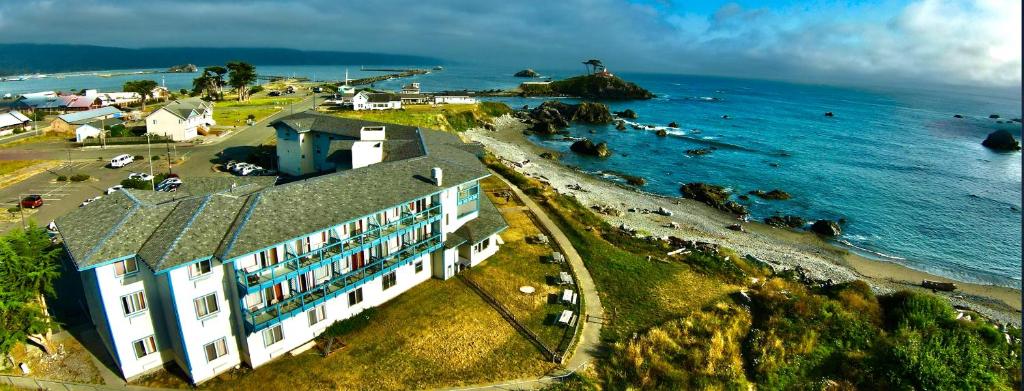 Photo of Oceanfront Lodge in Crescent City, CA
