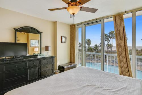 Photo #2 of Galvestonian 112-Beachfront Hideaway in Galveston, TX