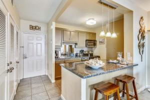 Photo #4 of Galvestonian 112-Beachfront Hideaway in Galveston, TX