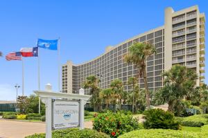 Photo #6 of Galvestonian 112-Beachfront Hideaway in Galveston, TX