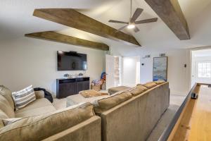 Photo #5 of Gorgeous Palo Pinto Home with Private Hot Tub! in Palo Pinto, TX