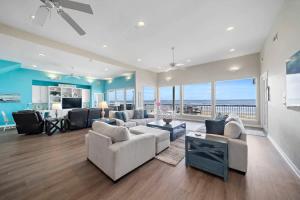 Photo #5 of Beachfront Beauty with Hot Tub - 10 Steps to Sand in Galveston, TX