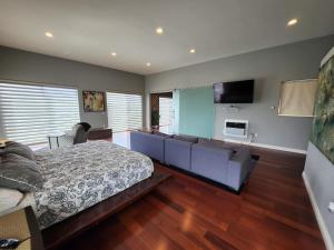 Photo #5 of Architectural Gem La Jolla Oceanview surf and golf in San Diego, CA