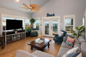 Photo #5 of The Lone Palm Resort in Bolivar Peninsula, TX
