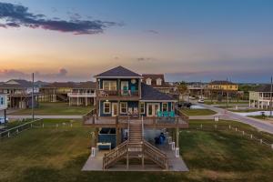 Photo #6 of The Lone Palm Resort in Bolivar Peninsula, TX
